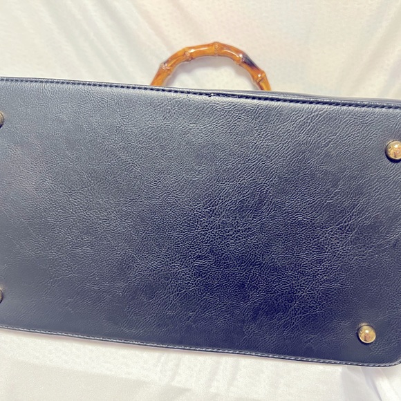 BCBG leather purse - Picture 4 of 8